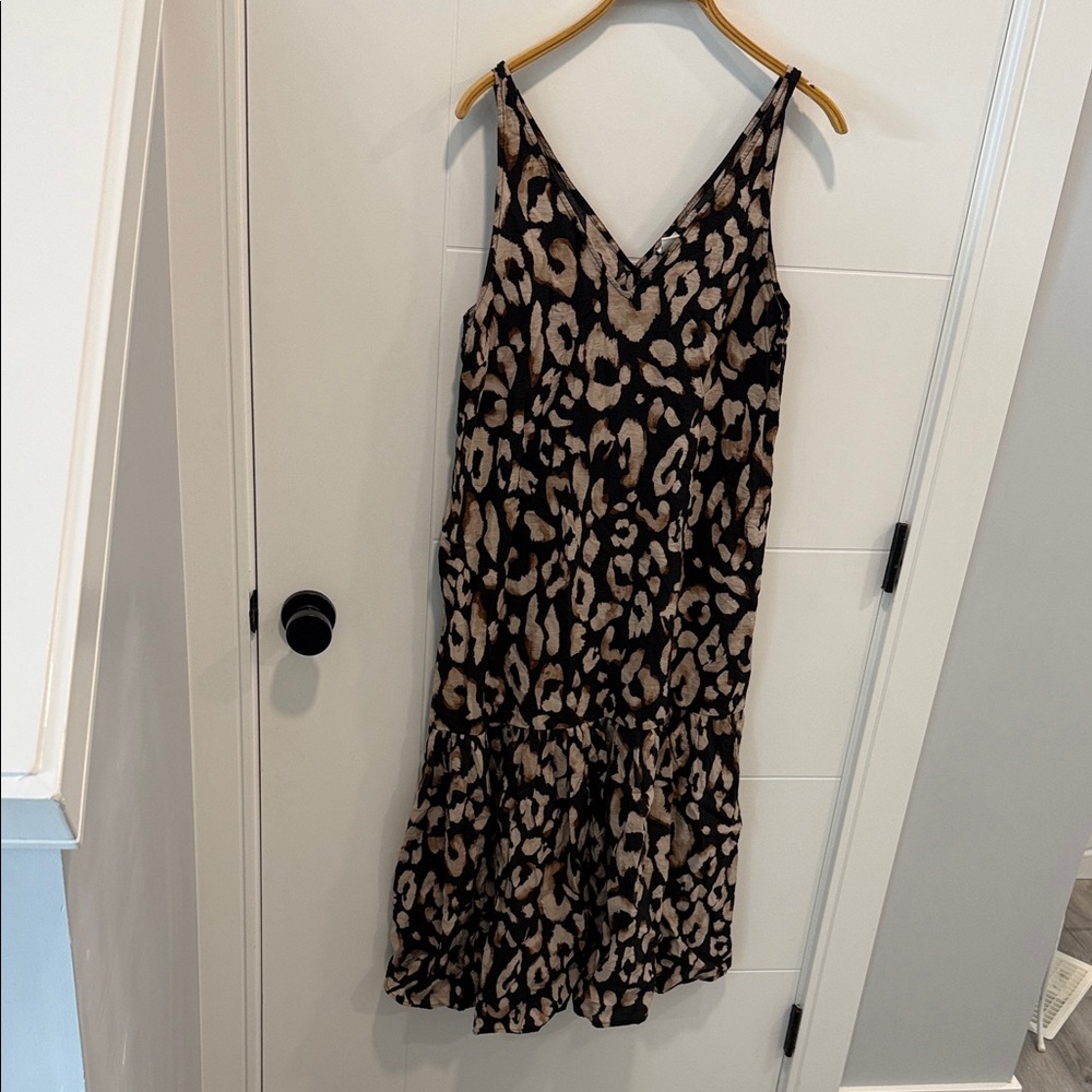 H&M Leopard-Print V-Neck Slip Dress in Black and Beige size medium